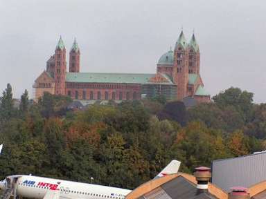 Der Dom von Speyer von der Boing 747 aus gesehen. 