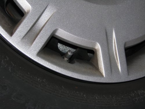 Eine Detailaufnahme vom Reifenventil. 