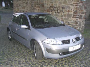 Front und Beifahrerseite des Renault Megane. 