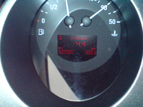 Kilometerzähler zeigt 50.000 km im August 2008. 