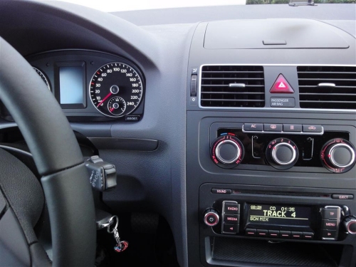 Das Radio im Cockpit. 