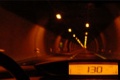 Der C4 mit aktiviertem Tempomat in einem der zahllosen italienischen Tunnel. 