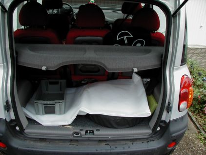 Blick in den Kofferraum des Fiat Multipla. 