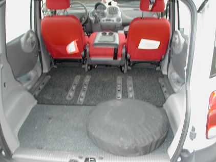 Kofferraumvolumen des Multipla bei ausgebauten Rücksitzen. 