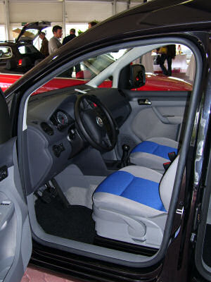 VW Caddy, Fahrersitz. 
