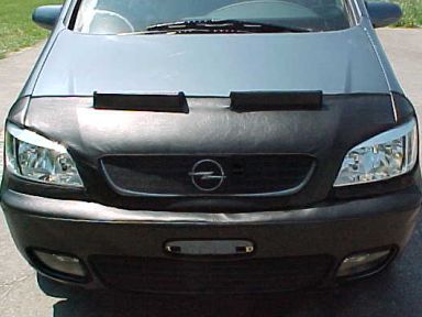 Steinschlagschutz für Front und Motorhaube des Opel Zafira von der Firma Ch. Kunz. 