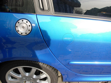 Kratzer auf der Beifahrerseite des Peugeot 206 SW. 