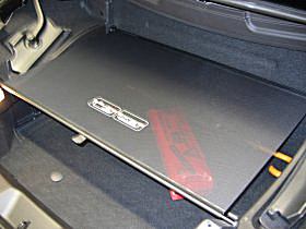 Schutzrollo ausgezogen im Kofferraum des 307 CC. 