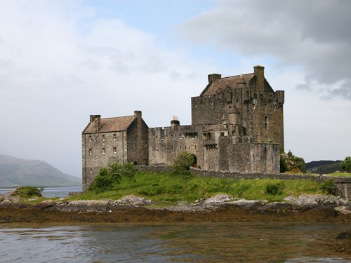 Das berühmte Eilean Donan Castle. Bekannt aus dem Film "Highlander". 