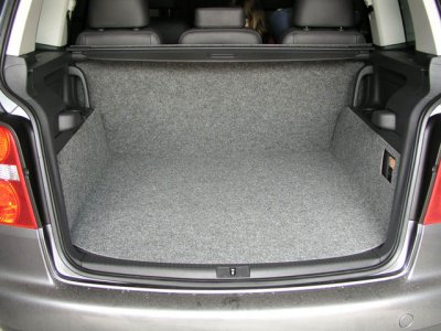 Technik - Kofferraumverkleidung - Langzeittest VW Touran Comfortline 1.6  TDI BlueMotion Technology - Langzeittest.de